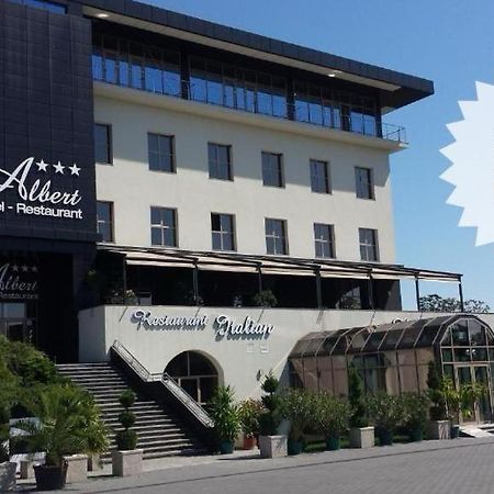 Albert Hotel Ploiesti Bagian luar foto