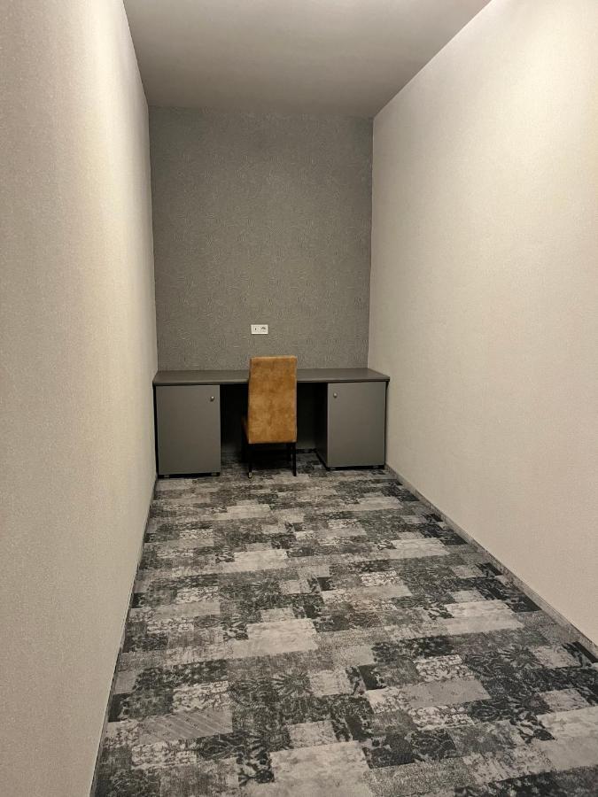 Albert Hotel Ploiesti Bagian luar foto