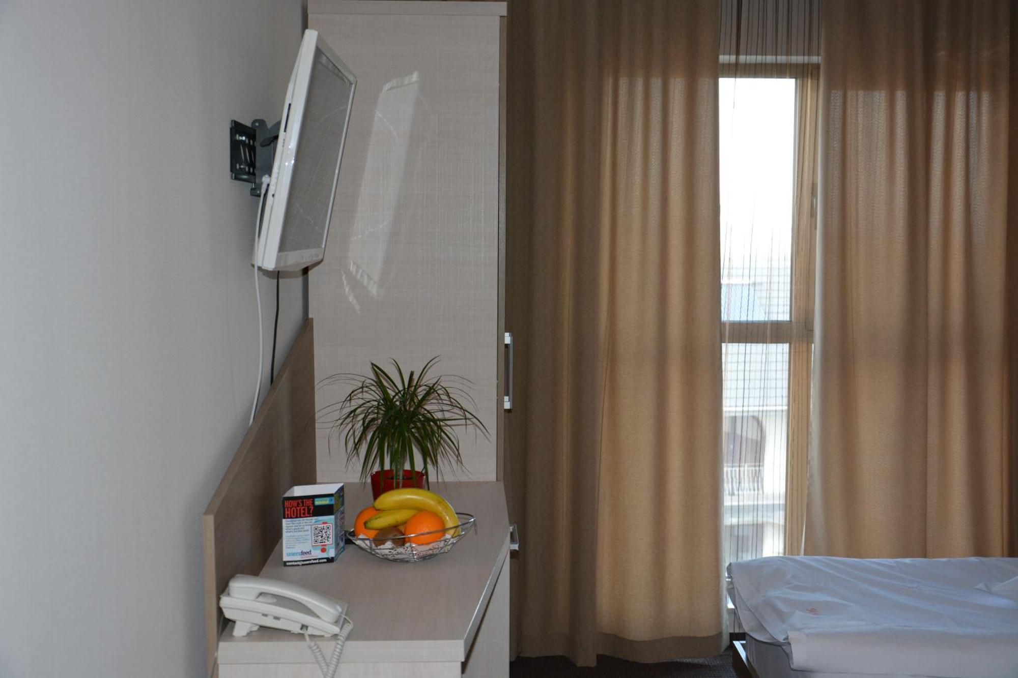 Albert Hotel Ploiesti Ruang foto