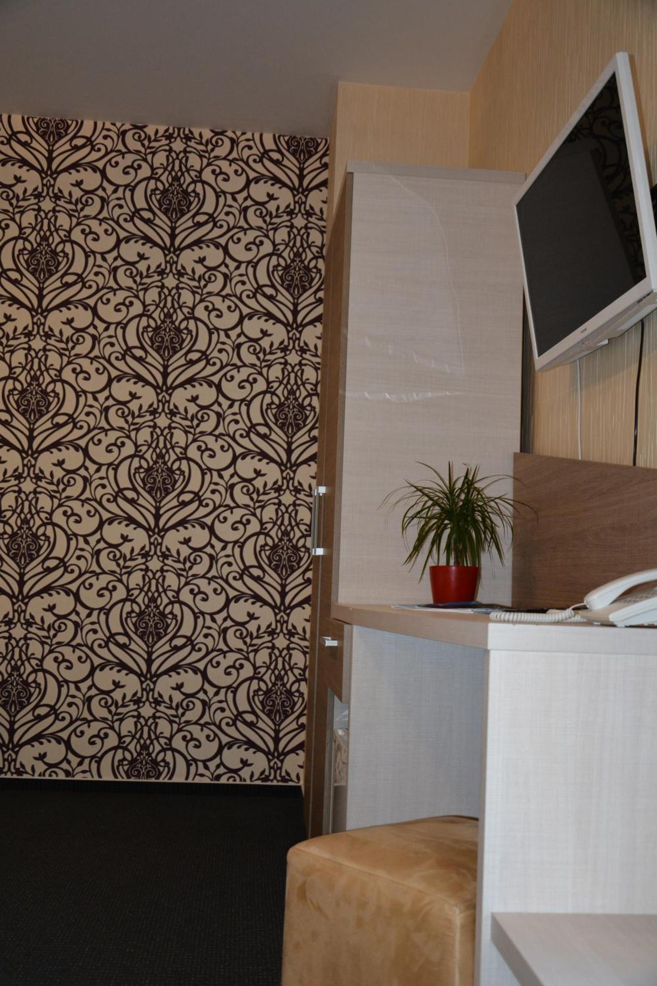 Albert Hotel Ploiesti Ruang foto